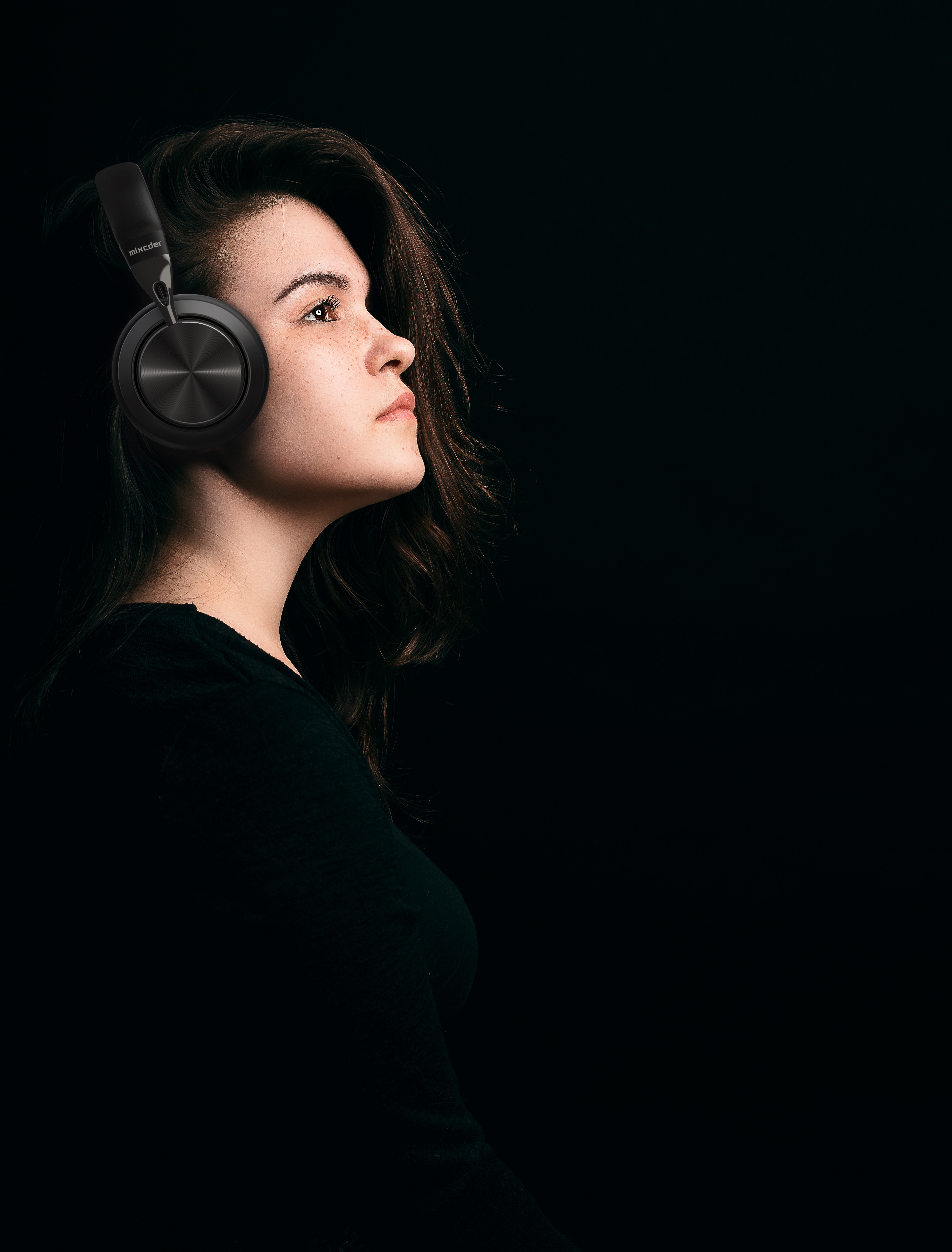 Mixcder E10 Headphones - Lifestyle 3