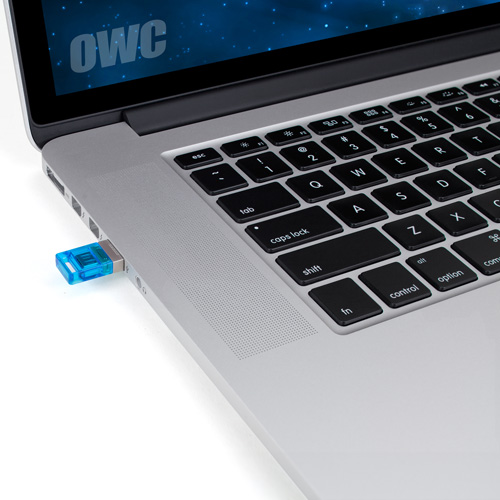 OWC Dual USB Flash Drive with Laptop