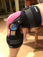 Sensoria Smart Knee Brace - lifestyle 3